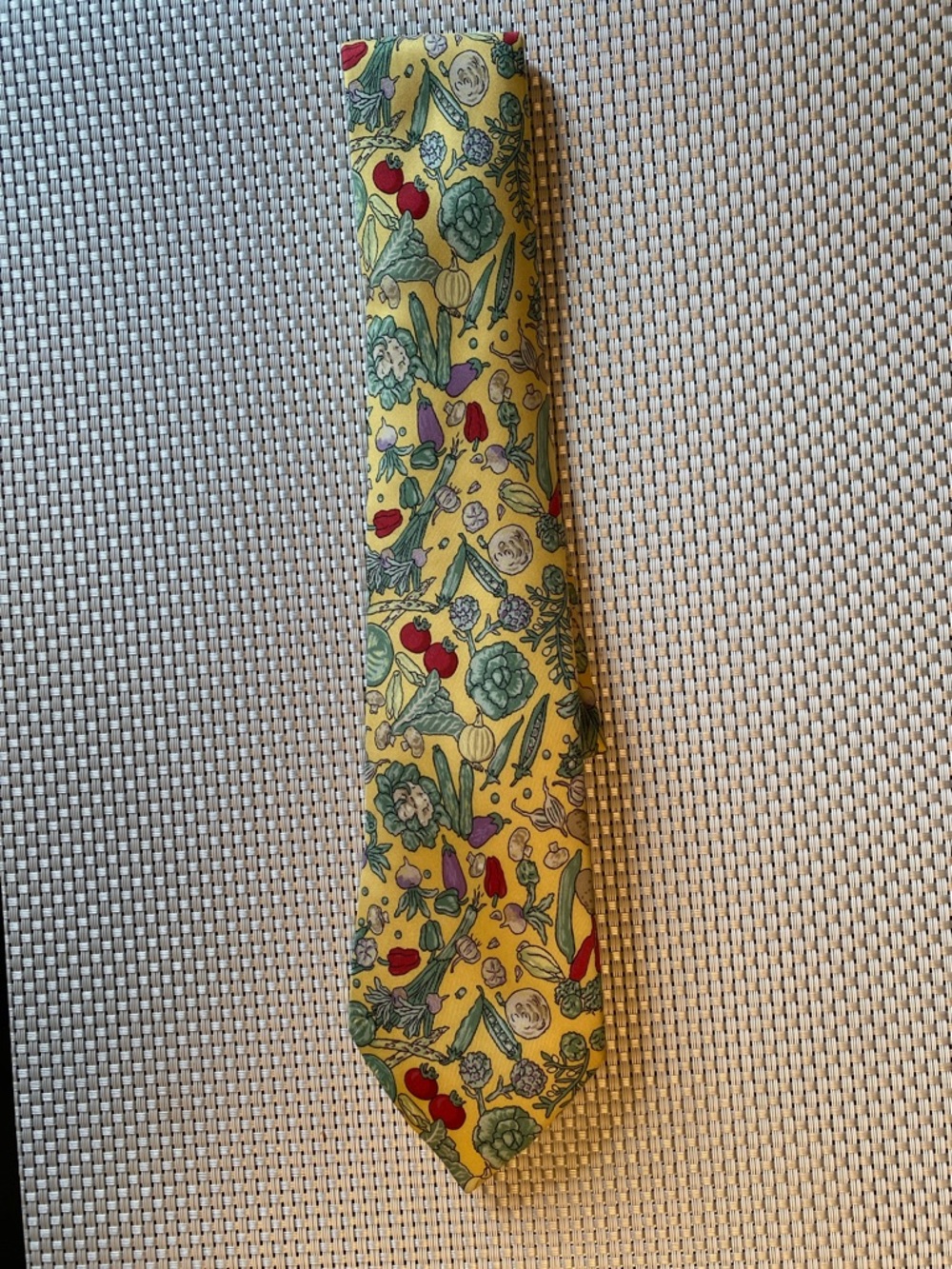 Hermes 100% Silk Men's Yellow Vegetables Print Tie